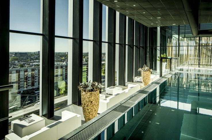 BLUE Wellnessresort Leiden- Panorama Zwembad