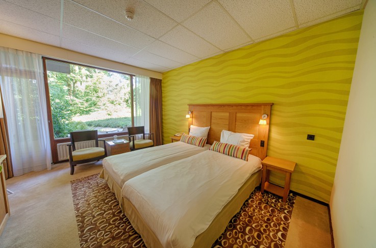 Standaard kamer met bad en terras