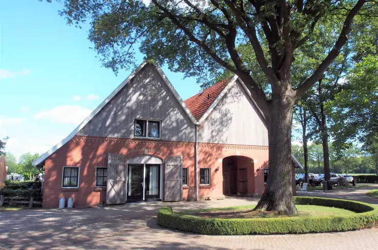 Aanzicht boerderij