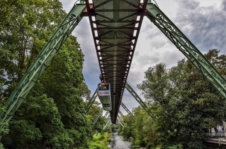 Schwebebahn