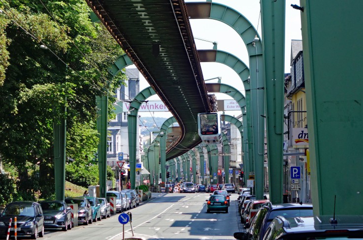 Schwebebahn