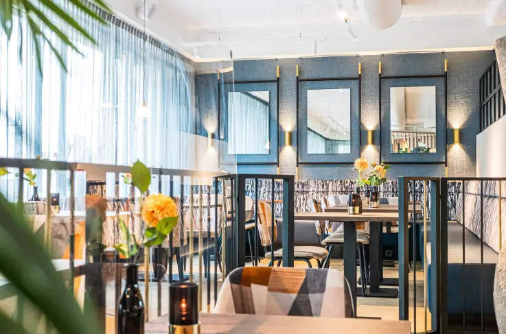 Marina Lounge-Restaurant
