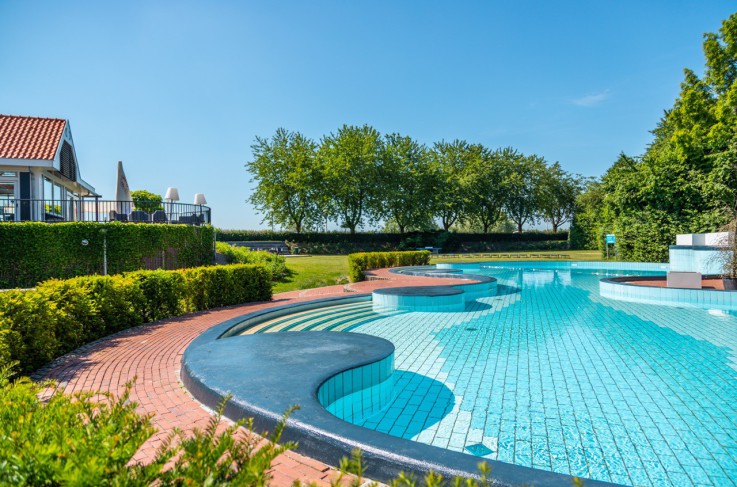 Buitenzwembad
