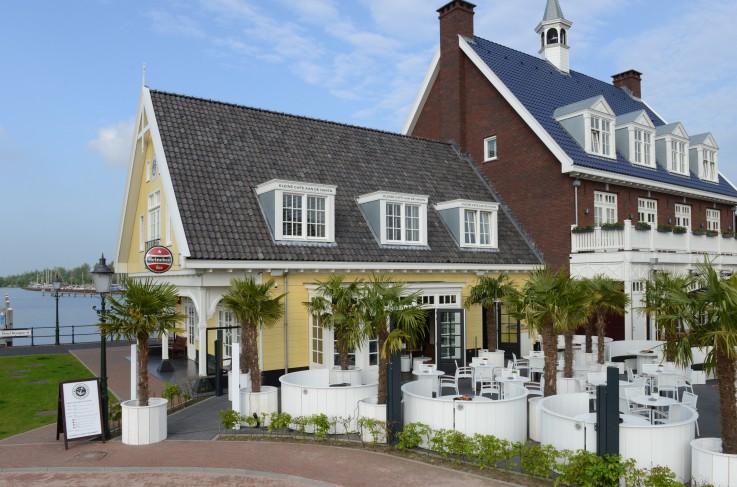 Aanzicht Kleine Café