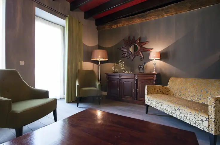 Split-level Suite