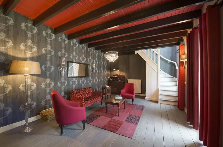 Split-level Suite