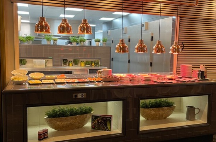 Interieur ontbijtbuffet