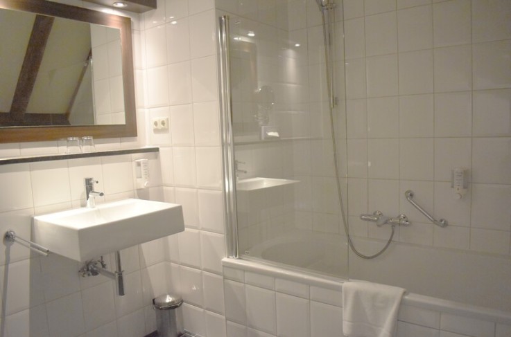 Comfort tweepersoonskamer badkamer