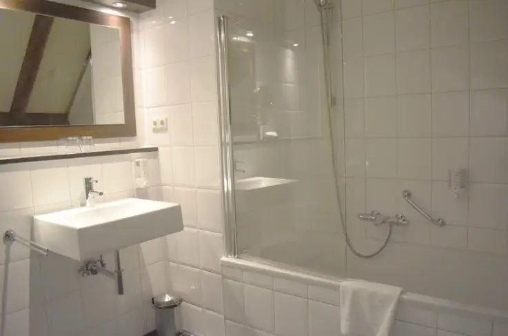 Comfort tweepersoonskamer badkamer