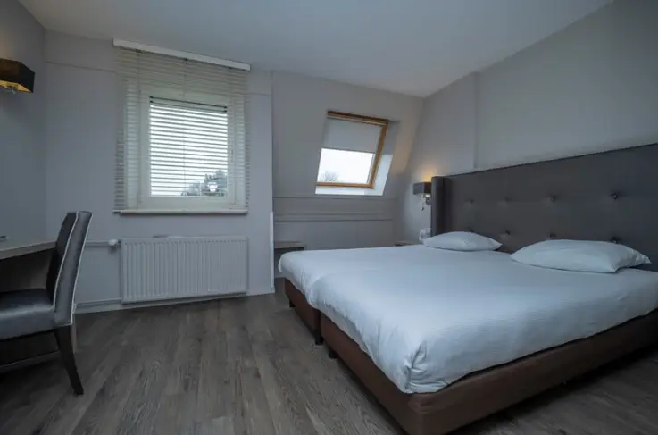 Kleine tweepersoonskamer comfort met douche