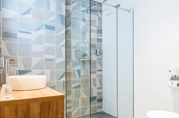 Superior tweepersoonskamer badkamer