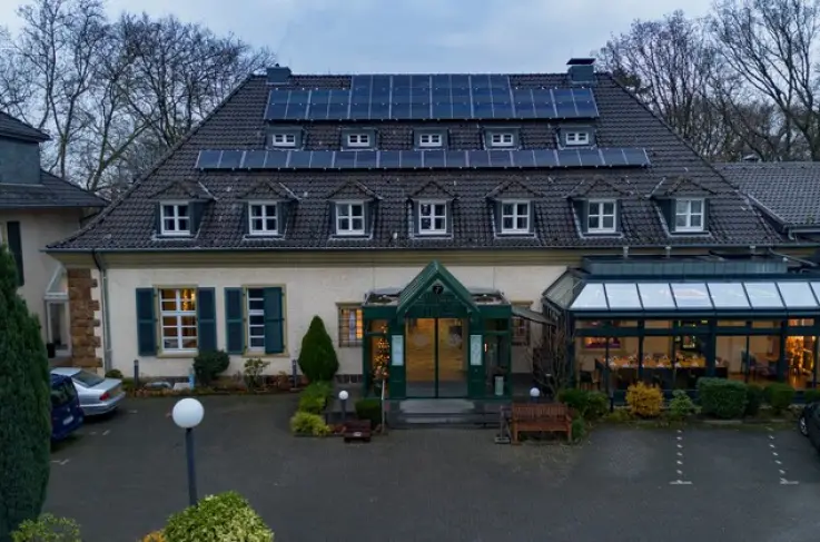 Voorzijde hotel overdag