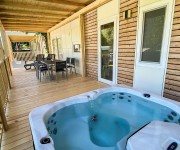 Cottage whirlpool 4
