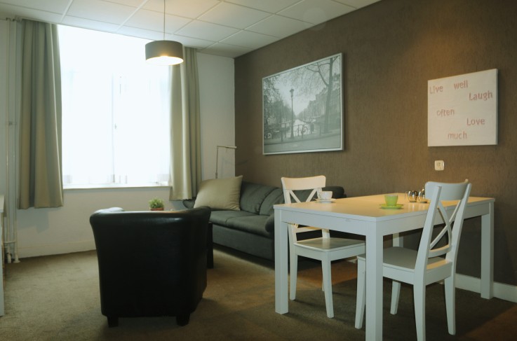 Appartement eetkamer en woonkamer