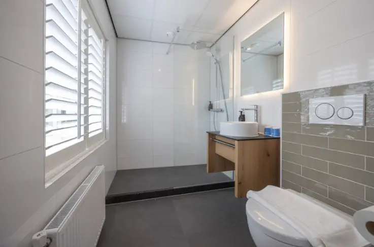 Standaard tweepersoonskamer badkamer