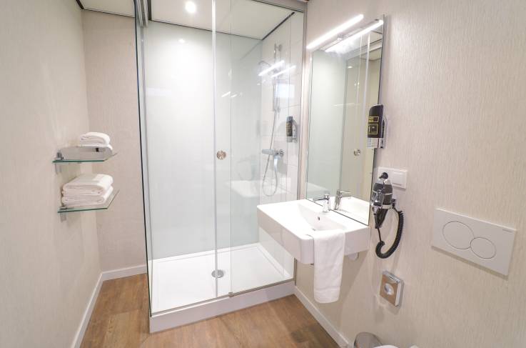 Comfort Tweepersoonskamer badkamer