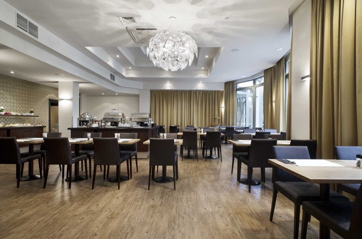 M Hotel - Restaurant