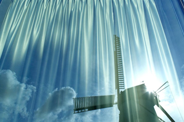 TEST HOTEL - Raam met uizicht op molen