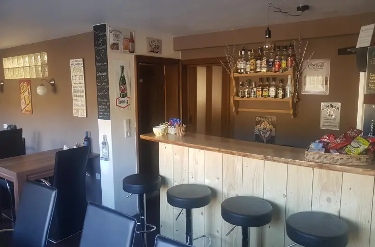 Restaurant/Bar