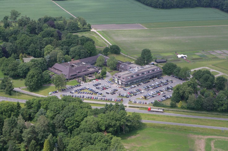 Van der Valk Hotel Apeldoorn - De Cantharel - Luchtfoto