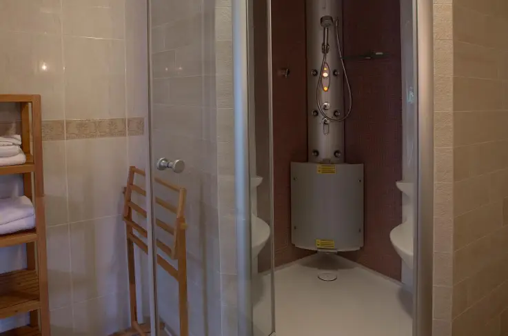 Boerderijkamer met stoomcabine